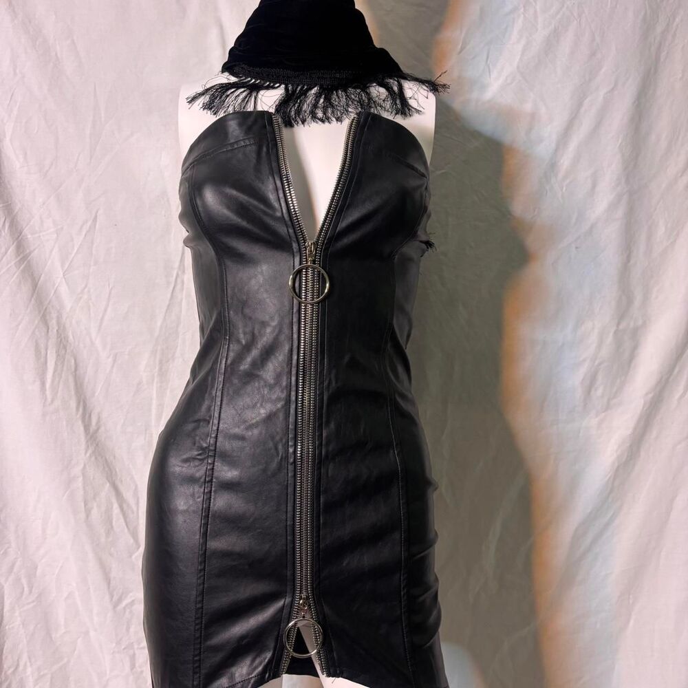 Forever-21 Women's Black Dress